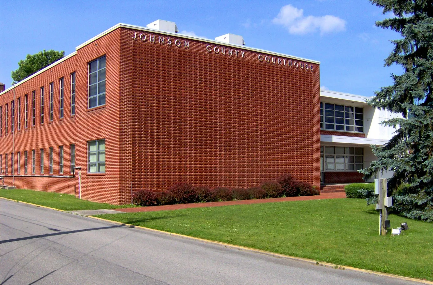 The Johnson County Courthouse in Mountain City
